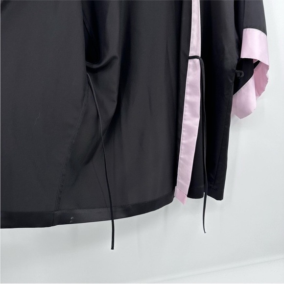 Victoria's Secret Black and Pink Robe - Picture 4 of 9